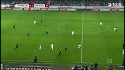 第37分钟弗赖堡球员赫勒盘带突破