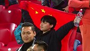 不忘初心！武磊挥手感谢中国球迷 五星红旗闪耀欧罗巴