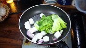 素炒白萝卜的家常做法，简单又好吃的素炒白萝卜，清脆爽口