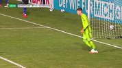 第72分钟勒沃库森球员保利尼奥射门 - 打偏