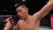 UFC-17年-格斗之夜122：李景亮拍卖手套资助孤寡老人和贫困儿童-花絮