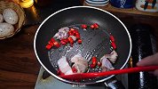 鸭肉怎么做好吃又简单，简单又好吃的香辣鸭肉，超级开胃