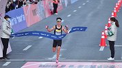 广州马拉松贾俄仁加2小时15分08秒夺冠 吴向东获第二