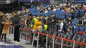 【PP体育在现场】致敬！中国男篮功勋老帅蒋兴权来到全明星场边