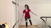 美女网红直播大跳足球舞 铲球、单车和猛虎式射门通通上演