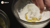 简单小食炸鱿鱼，一口酥脆满口香，新手也能轻松做哦！