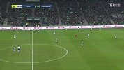 第11分钟斯特拉斯堡球员易卜拉希马·西索科盘带突破