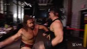 WWE-16年-RAW第1212期：怒气溢出!卢瑟夫后台突袭罗门伦斯-花絮