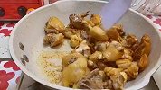 板栗烧鸡这样做，我家大人小孩都爱吃！