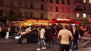 网友去巴黎旅行刚好碰上夺冠 整个国家陷入狂欢