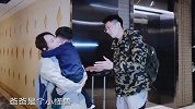 买超儿子说爸爸是小怪兽，主动跟张嘉倪要亲亲，爸妈地位很明显