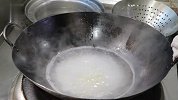 没想到炒笋片还能这么好吃？看看大厨用的啥技巧，清脆爽口又营养