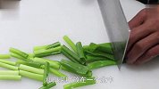 白菜又有新吃法，大厨分享“凉拌白菜心”做法，爽口开胃解油腻