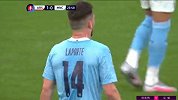 拉波尔特接任意球传中头球攻门！可惜没吃正部位高出球门