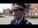 拍客-20120402-上海文艺保安吹箫哥吹箫送白领上下班走红网...