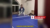 2岁宝宝打球“天赋异禀”，每天至少练一小时，妈妈：开电视就看乒乓球比赛