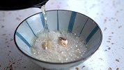 一碗面粉，一勺油，教你个早餐新做法，做法比油条简单，比馅饼香