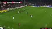 下半场补时第4分钟弗赖堡球员瓦尔德施密特射门 - 打偏
