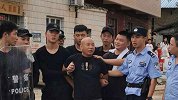 全家两死一重伤 曾春亮案受害者家属：为何偏偏我们被恶魔选中？