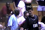 乔帮主现场督战！耐克训练营17岁姚明展现超强封盖能力