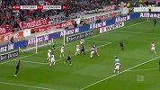 上半场补时第1分钟勒沃库森球员福兰德射门