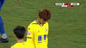 穆里奇杀入禁区遭对手放倒造点 亲自主罚点球梅开二度