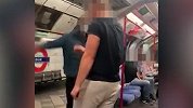 “滚出我的国家”英国男子辱骂黑人乘客被一拳打倒 人群欢呼鼓掌