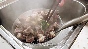 冬天在家用萝卜炖一锅牛腩，这也太好吃了，看厨师长如何操作
