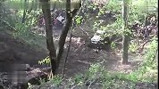 疯狂越野：“怪兽”冲坡翻滚