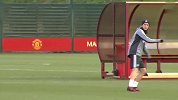 英超-1718赛季-曼联赛前训练 埃雷拉罗霍颠球传球玩的不亦乐乎-专题
