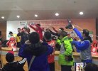 中甲-17赛季-路易斯赛后发布会遭恶搞 全身被调皮球员浇成落汤鸡-专题