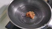 简单的家常小炒菜一分钟炒好出锅，味道和饭店一样好吃