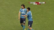 集体走神？刘伟周围3米没人防 轻松头槌破门都不用跳