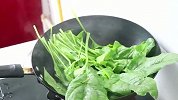 教你清炒菠菜的家常做法，告诉你炒菠菜的诀窍，经常吃不会腻