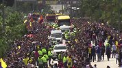 哥伦比亚回国警车开道全民拥戴 世界杯不只是胜利者的游戏