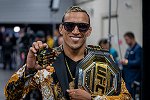 奥利维拉现场观战UFC264 拿了冠军气质立马不一样了啊~