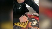 硬核寸头霸气外露！中国力量李景亮为UFC248海报签名