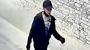 山西新绛3死1伤案嫌疑人指认现场画面曝光 民警荷枪实弹押解 