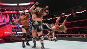 RAW第1377期：RAW双打冠军赛 鲁道夫VS维京战士