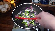 生牛肉怎么做好吃又嫩，生牛肉像我这样炒蒜苔好吃又嫩，快试试吧