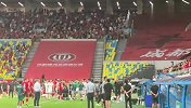 不敌蓉城！赛后国安远征球迷高喊“丢人现眼”