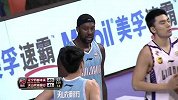 CBA-1415赛季-常规赛-第24轮-汤普森强突上篮命中 同时造成了布莱切犯规2+1（辽宁vs新疆）-花絮