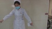 护士被狂躁症病人踹飞2米 起身继续为患者推针：要对病人负责