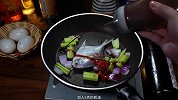 怎么学做饭，营养又好吃的芹菜炒鲳鱼，超级下饭