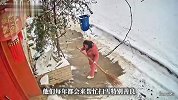 男子欲帮父母扫雪发现已被邻居扫净：邻里关系特别好