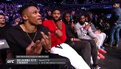 星光璀璨！NBA球星威少和乔治现身UFC比赛现场