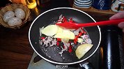 猪肉怎么炒好吃又嫩又不老，这样做的猪肉炒土豆好吃又嫩又不老