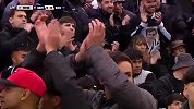 致敬梅西！阿超比赛第10分钟暂停 全场球迷起立鼓掌