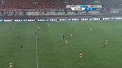 黑龙江再起攻势 杨一虎后点包抄球弹地后高出横梁