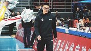 中国男篮翻译也非等闲之辈 一根弹力带助你在家锻炼